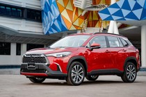 Toyota nói gì về việc khách phải 'mua bia kèm lạc'?