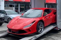 Cận cảnh siêu xe Ferrari F8 Spider hơn 25 tỷ cập bến Hà Nội 