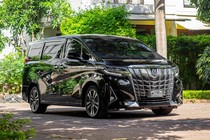 Toyota Alphard chạy 1 năm giá còn 3,5 tỷ đồng