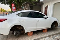 Mazda 3 bị trộm lấy mất 4 bánh tại Đắk Lắk