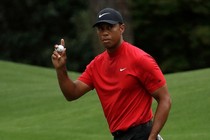 Top 10 cú đánh của tay golf huyền thoại Tiger Woods tại PGA