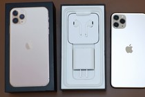 Cận cảnh iPhone 11 Pro Max đầu tiên về Việt Nam giá 100 triệu đồng