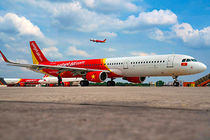 Vietjet báo lãi ròng sau soát xét giảm về còn 124 tỷ, lưu chuyển tiền thuần âm hàng ngàn tỷ