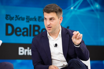 Tỷ phú Brian Chesky lên kế hoạch 'sống trên Airbnb'