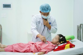 Lần đầu phẫu thuật thành công cho bệnh nhi 6 tuổi mắc bệnh KAWASAKI hiếm gặp