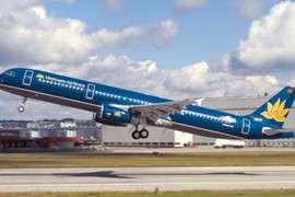 Máy bay Vietnam Airlines chở 141 người hạ cánh khẩn cấp