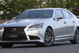 Lexus GS và LS phiên bản 2015 thêm tính năng mới