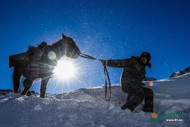 Cách biên phòng Trung Quốc tuần tra 523km biên giới với Pakistan