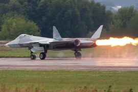 Chưa kịp biên chế Sukhoi Su-57 suýt rơi, phải hạ cánh khẩn cấp