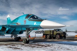 Sukhoi Su-34 mang bom gì trong ngày huấn luyện đầu năm?