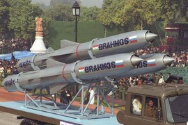 Ấn Độ bắt đầu xuất khẩu tên lửa BrahMos, cơ hội nào cho Việt Nam?