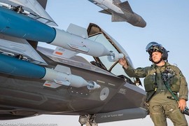 F-35 mang nhiều vũ khí ăn đứt Su-35, Su-57 Nga khi trở thành "quái thú"