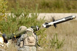 "Chê ỏng chê eo", Ukraine vẫn mua thêm một dàn tên lửa chống tăng Javelin từ Mỹ