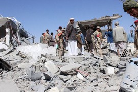 Ả Rập Saudi ném bom ác liệt, Yemen đổ nát