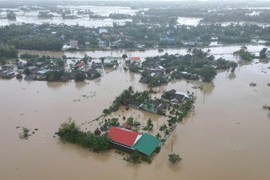 Sau mưa lớn, nhiều nơi tại Quảng Ngãi bị ngập sâu