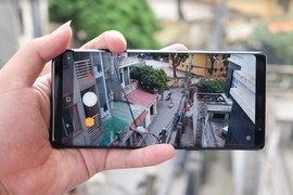 Mở hộp Galaxy Note 8, đối thủ số 1 của iPhone X