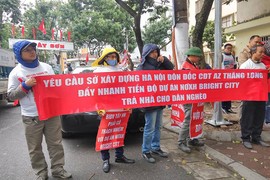 Hà Nội: “Vỡ mộng” với Bright City, dân “kêu cứu” trước cổng Sở Xây dựng