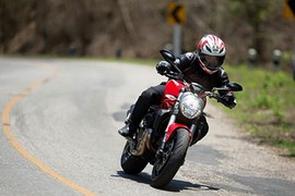 Bikers Việt trải nghiệm “quỷ mới” 821 nhà Ducati trên đất Thái