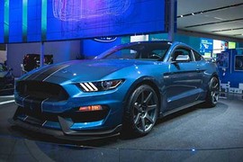 “Gã cơ bắp” Shelby GT350R Mustang cực mạnh của Ford