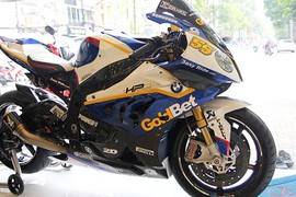 Soi “đồ chơi” hơn nửa tỷ trên BMW S1000RR tại VN