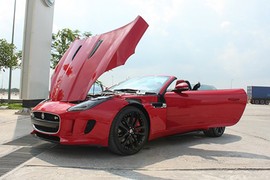 “Báo đỏ” Jaguar F-Type R 2016 mui trần tại Việt Nam