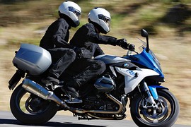 BMW R1200RS 2016: Thay đổi cả công nghệ lẫn hiệu suất