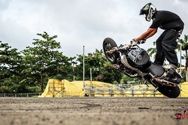 Mãn nhãn với màn stunt đỉnh cao trên môtô PKL