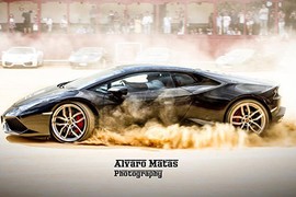 Ngẹt thở xem màn “đấu siêu bò” Lamborghini Huracan