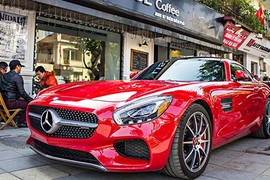 Mercedes-AMG GTS 9,15 tỷ “xông đất” Hà Nội