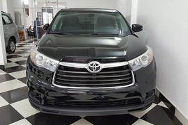 Toyota Highlander 2016 giá hơn 2 tỷ đồng tại Hà Nội