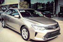 2410 xe Toyota Camry 2.0E "dính án" triệu hồi tại Việt Nam