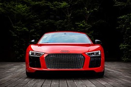 Audi R8 Coupé 2016 chính hãng "cập cảng" Việt Nam