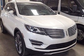 Lincoln MKC 2016 đầu tiên về Việt Nam giá 2,6 tỷ 