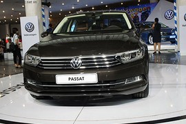 Volkswagen Passat mới giá từ 1,4 tỷ tại VN có gì?