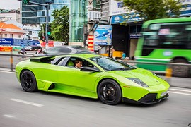 Siêu xe Lamborghini Murcielago LP640 “gào thét” trên phố Việt