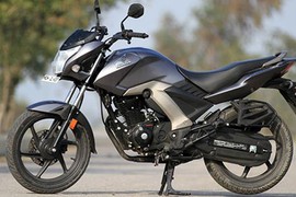 Cận cảnh “xế nổ” côn tay Honda CB 160cc giá 27 triệu 