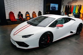 Bộ đôi siêu xe Lamborghini Huracan “màu độc” tại Sài Gòn