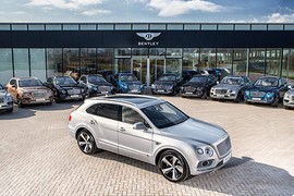 Siêu SUV Bentley Bentayga "ẵm" 12 giải thưởng năm 2016