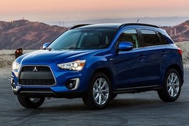 Mitsubishi Outlander Sport từ 892 triệu, “ế” nhất phân khúc 