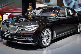 BMW ra mắt M760Li xDrive 2017 hơn 8 tỷ tại Thái Lan