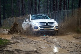 Lên rừng, xuống biển cùng Mercedes-Benz SUVenture 2017