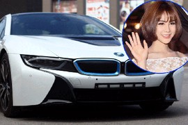 Diệp Lâm Anh diện “hở bạo” cưỡi siêu xe BMW i8 tiền tỷ