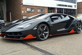 Lamborghini Centenario triệu đô đầu tiên đến Anh quốc