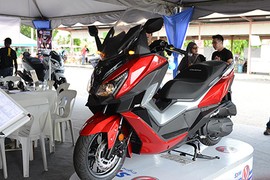 Xe tay ga phân khối lớn SYM Cruisym 300i giá 134 triệu