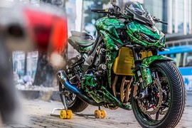 Kawasaki Z1000 độ "đồng nát", đồ chơi khủng ở Sài Gòn