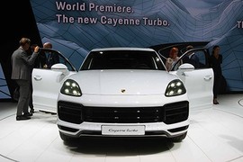 Cayenne Turbo 2018 - SUV mạnh nhất Porsche giá 3,78 tỷ   