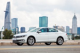 Volkswagen Passat BlueMotion "chốt giá" 1,45 tỷ đồng tại VN