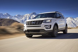 Xe ôtô Ford Explorer và F-150 có nguy cơ bung ghế ngồi