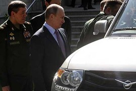 “Soi” xe UAZ Patriot chở Tổng thống Nga Putin tại Syria