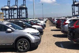 Honda và Toyota tạm ngừng xuất khẩu xe vào Việt Nam